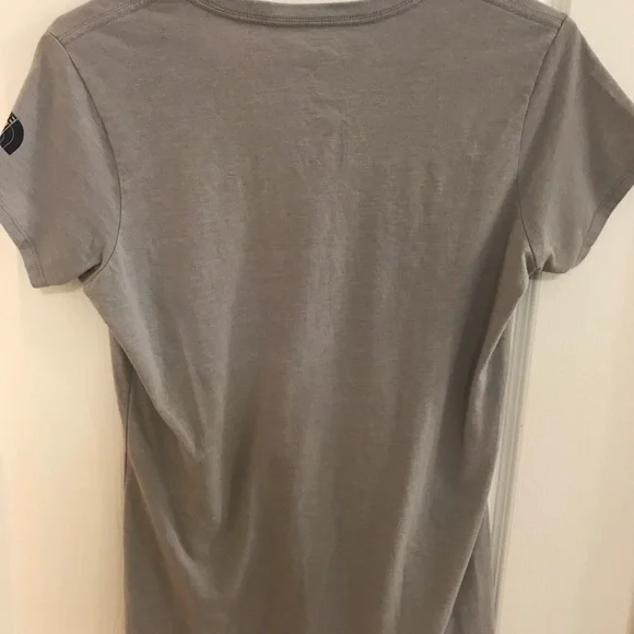 The North Face Gray Women’s T-Shirt, Size Medium, Slim Fit - Picture 2 of 2